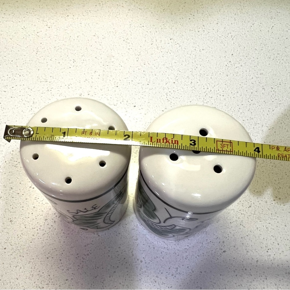 Italian Porcelain Salt & Pepper Shakers Green & White 3” Sale & Pepe Set - Picture 6 of 7